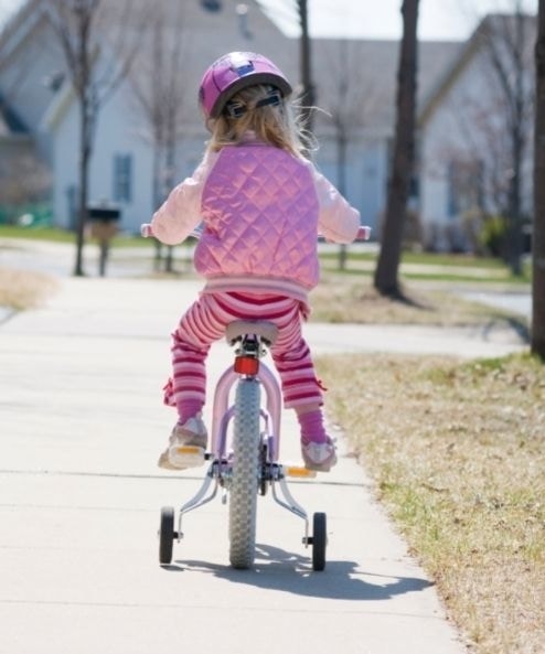 Balance Bike vs Training Wheels